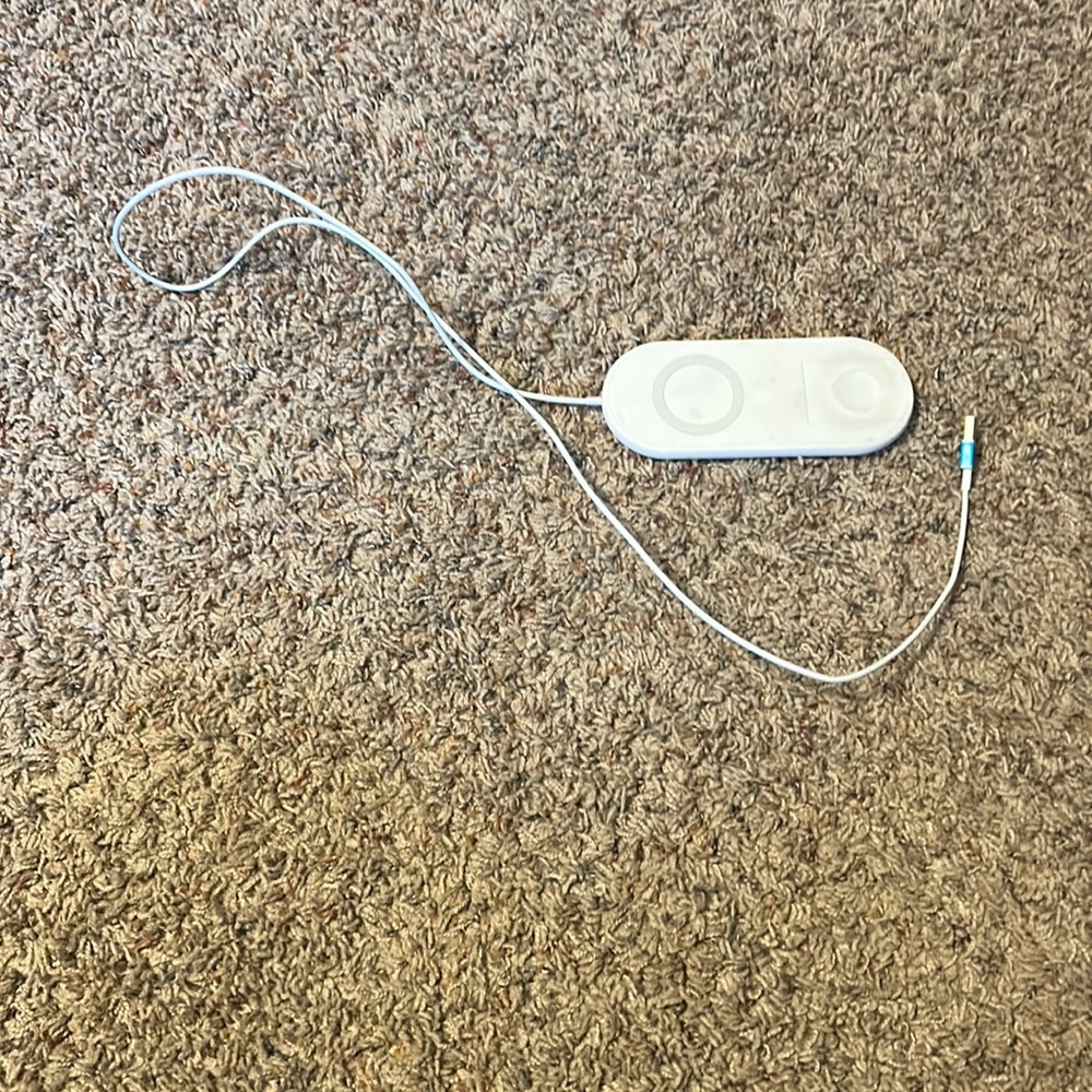 Wireless charging for Apple Watch and iPhone
